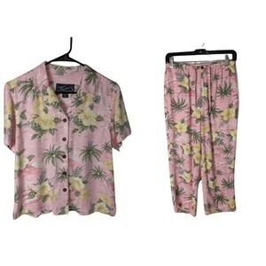 Island Traders All Rayon 2 pc set Short Sleeve Button up Shirt Sz M and Capris S